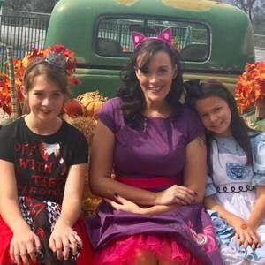 Meet your Posher, Danielle